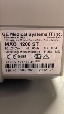 GE ECG MAC 1200 ST - YOM 2002 - S/W 6.2 - w/ ECG sensors (Powers up) - 8