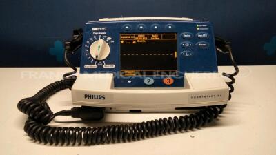 Philips Defibrilator Hearstart XL - YOM 2003 (Powers up)