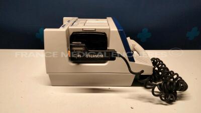 Philips Defibrilator Hearstart XL - YOM 2001 (Powers up) - 3