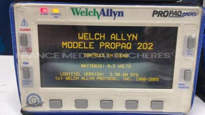 Lot of Welch Allyn Patient Monitors Propaq Encore - YOM 2006 - S/W 2.50.00/2.52.01 (Both power up) - 2