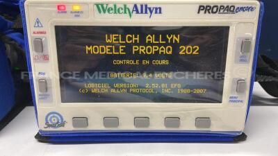 Lot of Welch Allyn Patient Monitors Propaq Encore - YOM 2006 - S/W 2.50.00/2.52.01 (Both power up) - 3