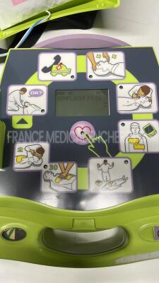 Zoll Defibrillator AED plus - w/ Skintact consumable electrodes (Powers up) - 2