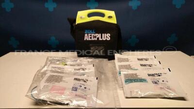 Zoll Defibrillator AED plus - w/ Skintact consumable electrodes (Powers up)