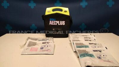 Zoll Defibrillator AED plus - w/ Skintact consumable electrodes (Powers up)