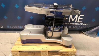 Maquet Operating Table Alphamaxx 1133-12B1 - tested and functional (Powers up) - 2