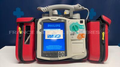 Philips Defibrilator Hearstart MRX - YOM 2012 (Powers up)