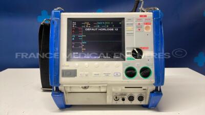 Zoll Defibrilator Biphasic M Series CCT - missing paddels (Powers up)