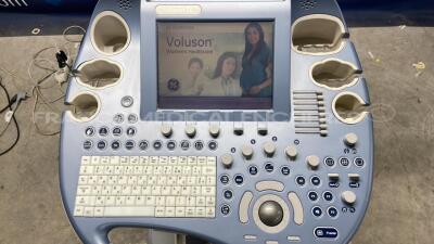 GE Ultrasound Voluson E6 - YOM 08/2012 - trackball to be repaired - w/ 4C-D probe YOM 09/2010 - 11L-D probe YOM 06/2010 - RIC5-9D probe YOM 02/2008 - SP10-16-D probe YOM 12/2017 - RAB4-8-D probe YOM 03/2016 - Sony digital graphic printer UP-D897 (Powers u - 5