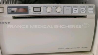 GE Ultrasound Voluson E6 - YOM 08/2012 - trackball to be repaired - w/ 4C-D probe YOM 09/2010 - 11L-D probe YOM 06/2010 - RIC5-9D probe YOM 02/2008 - SP10-16-D probe YOM 12/2017 - RAB4-8-D probe YOM 03/2016 - Sony digital graphic printer UP-D897 (Powers u - 7