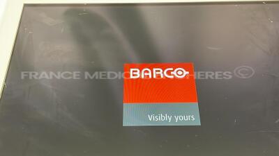 Lot of 2 Barco Monitors MDSC-2124 - YOM 2013 - no power supplies (Both power up) - 4