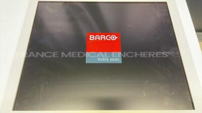 Lot of 2 Barco Monitors MDSC-2124 - YOM 2013 - no power supplies (Both power up) - 5