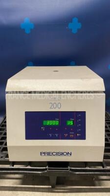 Durafuge Centrifuge 200 (Powers up)