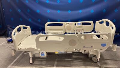 Lot of 2 Hill-Rom Hospital Beds Tipo B - tested and functional (Both power up) - 3