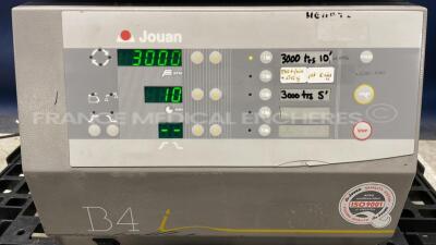 Jouan Centrifuge B4i (Powers up) - 2