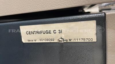 Jouan Centrifuge C3i (Powers up) - 5