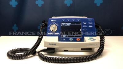 Philips Defibrillator Hearstart XL - YOM 10/2013 - italian language (Powers up)