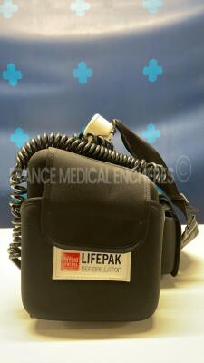 Medtronic Defibrillator Lifepak 12 - YOM 2003 - S/W 3011371-134 (Powers up) - 3