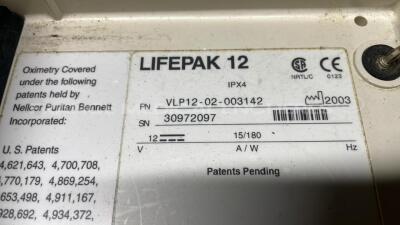 Medtronic Defibrillator Lifepak 12 - YOM 2003 - S/W 3011371-134 (Powers up) - 6