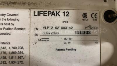 Medtronic Defibrillator Lifepak 12 - YOM 2003 - S/W 3011371-134 (Powers up) - 6