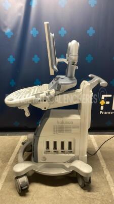 GE Healthcare Voluson S6 BT 16 - YOM 05/2017 - S/W 16.0.11 - in excellent condition - tested and controlled by GE Healthcare France – ready for clinical use - Options XTD - scan assistant - advanced SRI - sono NT - recording module SW-DVR - IOTA LR2 - w - 2