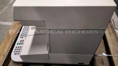 Phadia Immunology Analyzer Unicap100 (Powers up) - 5