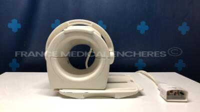 Lot of GE Coils For MRI HD incuding 1 x Liberty 9000 8CH Breast Coil Headrest YOM 2007 - 1 x Signa HD 1.5T Phased Array Shoulder Coil YOM 2007 - 1 x 1.5T HD T/R Knee Array YOM 2008 - 1 x Torso Array 1.0T YOM 2014 - declared functional by the seller - 2