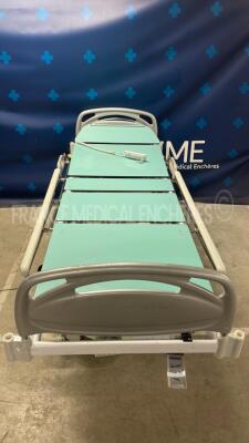 Favero Hospital Bed 9LS0005 - YOM 2002 (Powers up)