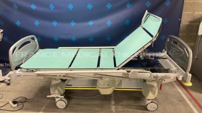 Favero Hospital Bed 9LS0005 - YOM 2002 (Powers up) - 5