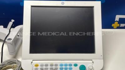 GE Patient Monitor D--FPD15-01 - YOM 2009 - w/ GE Module E-PSMP-01 YOM 2015 (Powers up) - 3