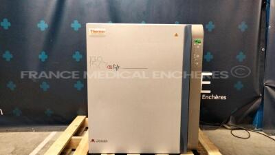 Thermo CO2 Incubator IGO 150 Cell Life (Powers up)