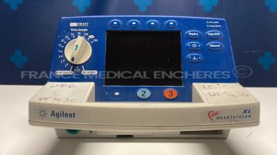 Agilent Defibrillator Heartstream XL - YOM 2001 - missing paddels - no power cable - No power