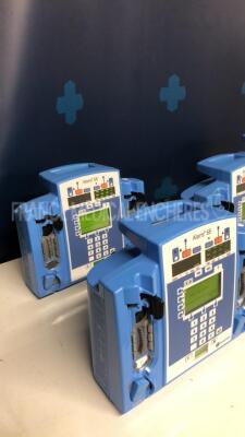 Lot of 5 Carefusion Dual Channel Infusion Pumps Alaris SE 7231 - 4 YOM 2013 - 1 YOM 2004 - S/W 02.80 (All power up) - 2