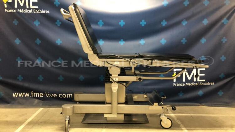 Blanco Transfer Operating Table 4544 404 and Fix Stand 4544 061 - missing remote control for the test (Powers up)