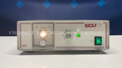 Wolf Light Source 4210 - no power cable (Powers up)