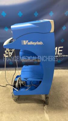 Valleylab Electrosurgical Unit Force Triad - YOM 01/2010 - S/W 3.60 - w/ 2 footswitches (Powers up) - 2