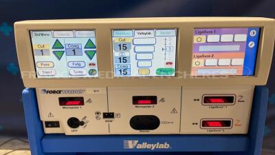 Valleylab Electrosurgical Unit Force Triad - YOM 01/2010 - S/W 3.60 - w/ 2 footswitches (Powers up) - 7