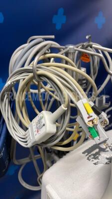 GE Patient Monitor Dash 3000 - w/ ECG leads - cuff - SPO2 sensor - 4
