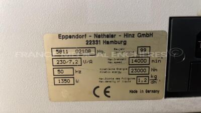 Eppendorf Centrifuge 5810R - no power cable (Powers up) - 6
