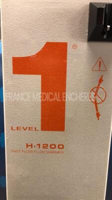 Lot of Smith Medicals Fluid Warmer H-1200 w consumables - YOM 2008 and Linde Microgas 7650-500 (Both power up) - 6