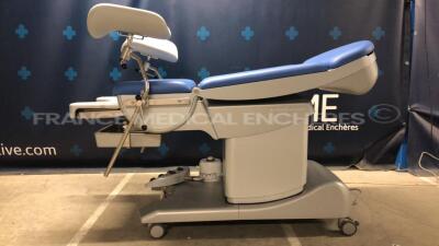 Schmitz Examination and Treatment Chair Medi-Matic 11571500 - YOM 2014 - in excellent condition - tested and fully functional (Powers up) - 3