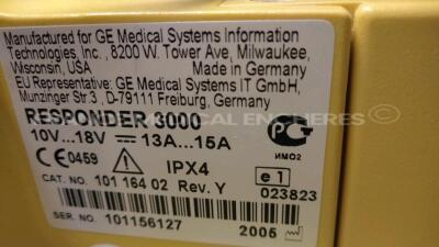 GE Defibrillator Responder 3000 - YOM 2005 - S/W 2.11 - w/ ECG leads (Powers up) - 11