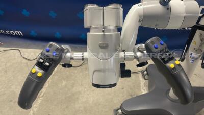 Zeiss OPMI Sensera Surgical Microscope on S7 stand - YOM 2014 - Firmware version 3.3 - missing Missing Eyepieces (Powers up) - 8