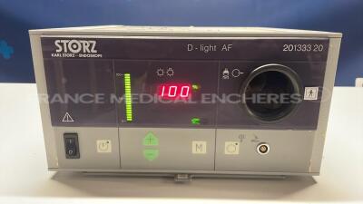 Storz Light Source D-Light AF 20133320 - to be repaired (Powers up)