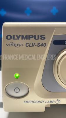 Olympus Light Source Visera CLV-S40 (Powers up) - 2