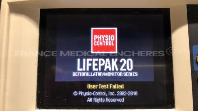 Medtronic Defibrillator Lifepack 20 - YOM 2010 - S/W Power S/W 2.10 - PP S/W 2.7 - SC S/W 22.3 - user test failed - missing battery - works on sector (Powers up) - 12