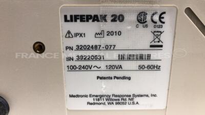 Medtronic Defibrillator Lifepack 20 - YOM 2010 - S/W Power S/W 2.10 - PP S/W 2.7 - SC S/W 22.3 - user test failed - missing battery - works on sector (Powers up) - 13