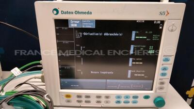 Lot of 2 Datex Ohmeda Patient Monitors F-CM1-04 - YOM 2005/2006 - w/ cuffs - SPO2 sensors - ECG leads (Both power up) - 3