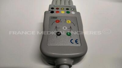 Lot of 2 Datex Ohmeda Patient Monitors F-CM1-04 - YOM 2005/2006 - w/ cuffs - SPO2 sensors - ECG leads (Both power up) - 11