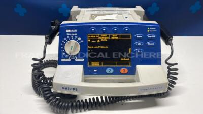 Philips Defibrillator Heartstart XL - YOM 2005 french language (Powers up)