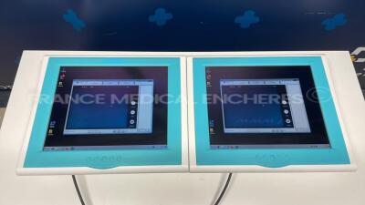 Lot of 2 x Advantech Medical Stations POC-196 and 3 x Onyx Medical Stations 175ST A2 1010 - no power cables (All power up) - 7